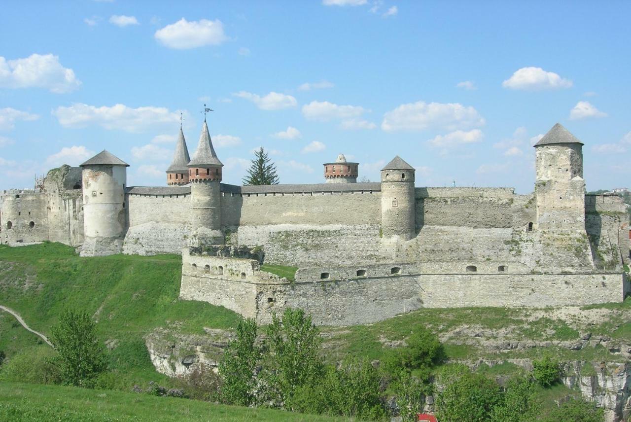 Апартаменты Вероника Kam'janec'-Podil's'kyj Esterno foto